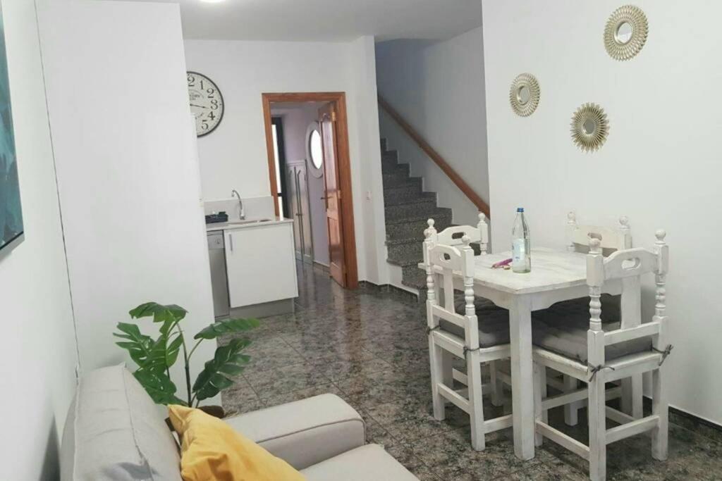 Tarajalejo Beach E Appartamento Esterno foto